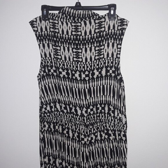 Emma & Michelle ladies size 12 black/cream collared,sleeveless, pant romper - Picture 5 of 6